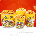 Belle tasse de pop-corn en papier jetable